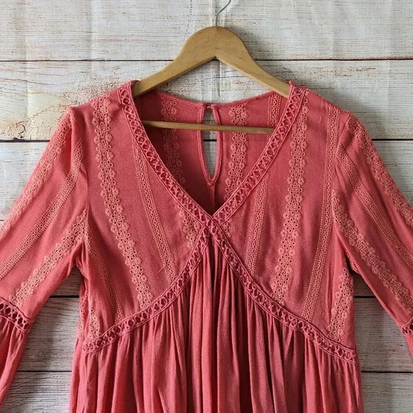 Embroidered Boho Floral Flowy Bell Sleeve Blouse - Picture 2 of 11